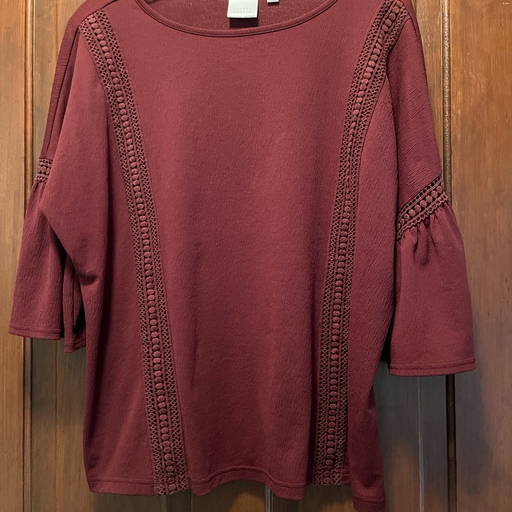 Lauren Conrad size L crepe and polyester top